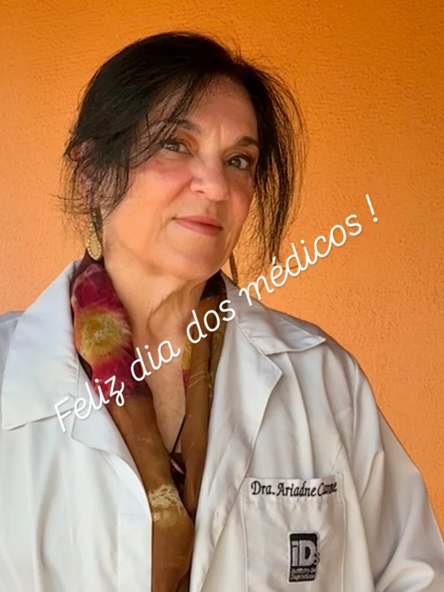 Aquele pequena homenagem a todos meus amigos médicos e médicas , de alma e de coração , que dedicam suas vidas pela vida dos outros . Porque simplesmente acreditamos .